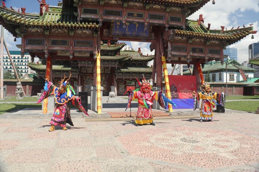 Сахиус догшдын бүжиглэл, Хорин нэгэн дара эхийн чуулган