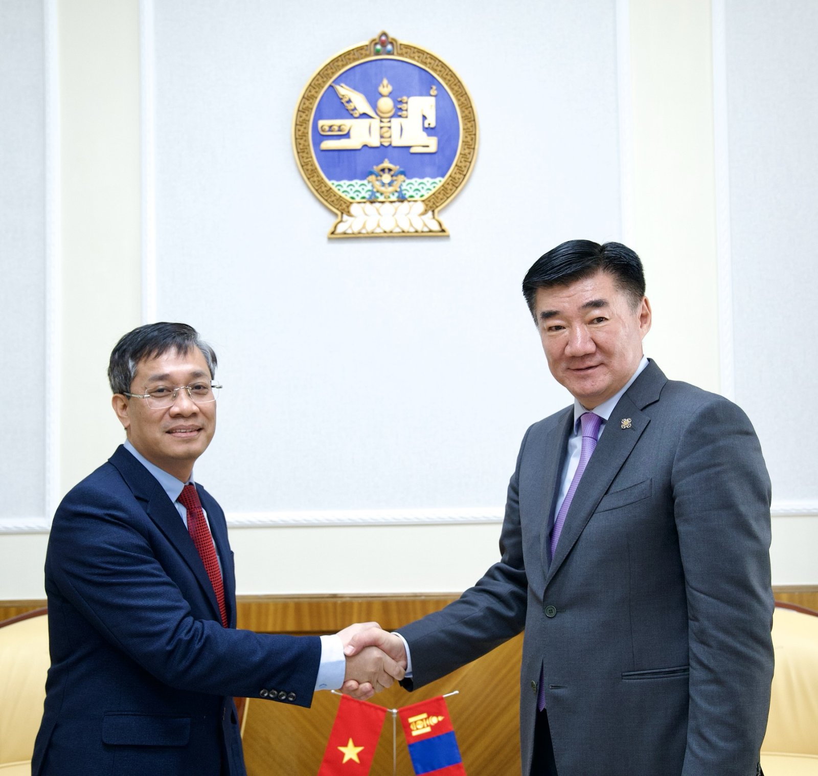 Бүс нутаг, олон улсын тавцан дахь хамтын ажиллагаагаа бэхжүүлнэ