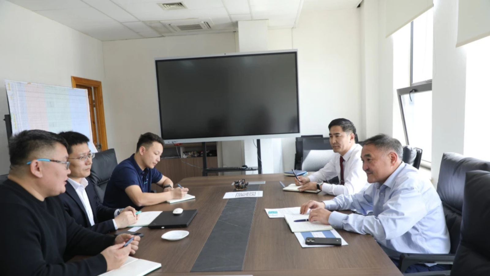 Hisense компанийн төлөөлөлтэй дулааны насос суурилуулах боломжийн талаар санал солилцлоо