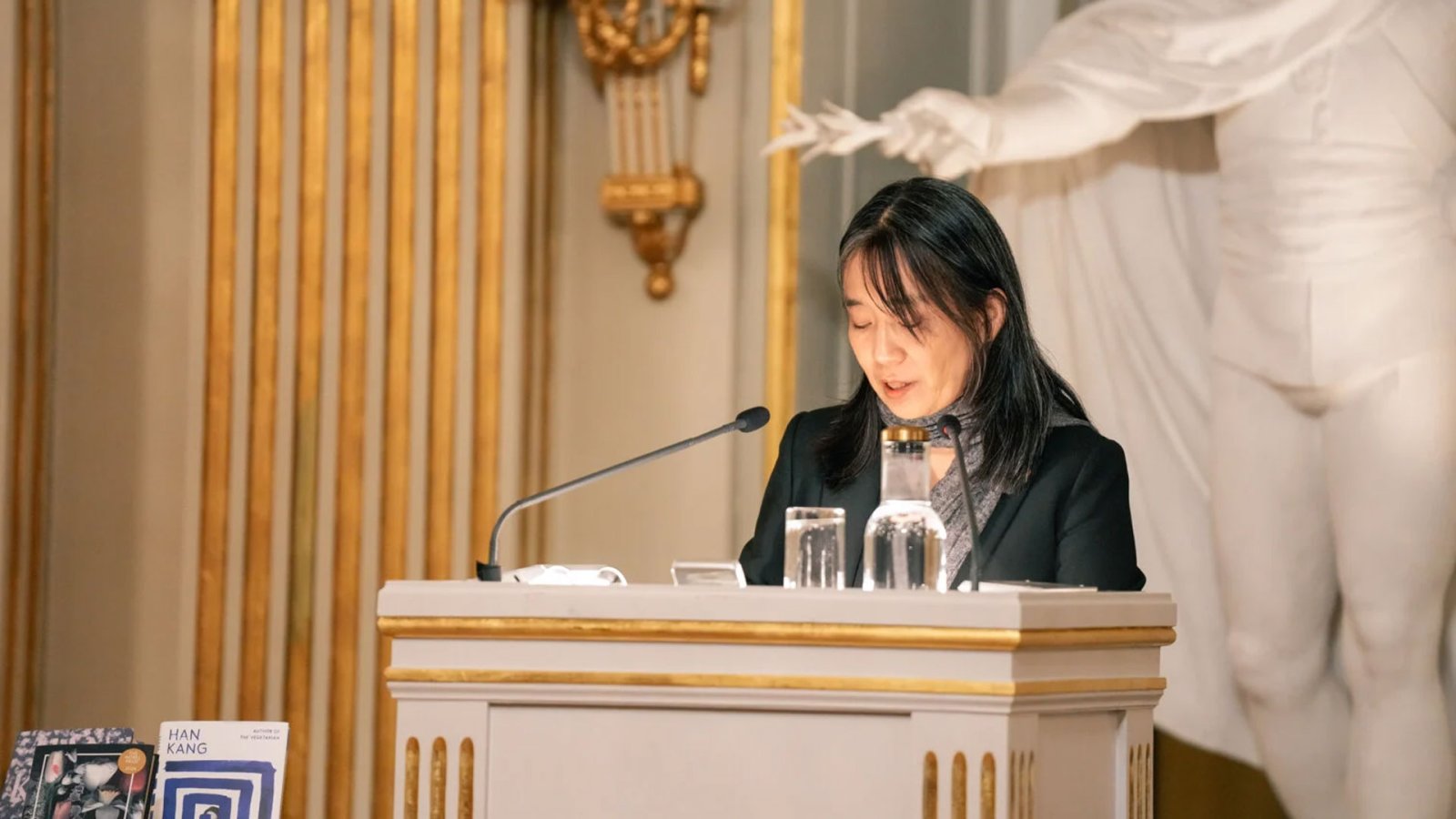 Нобелийн шагналт зохиолч Хан Ганы шинэ ном уншигчдад хүрлээ