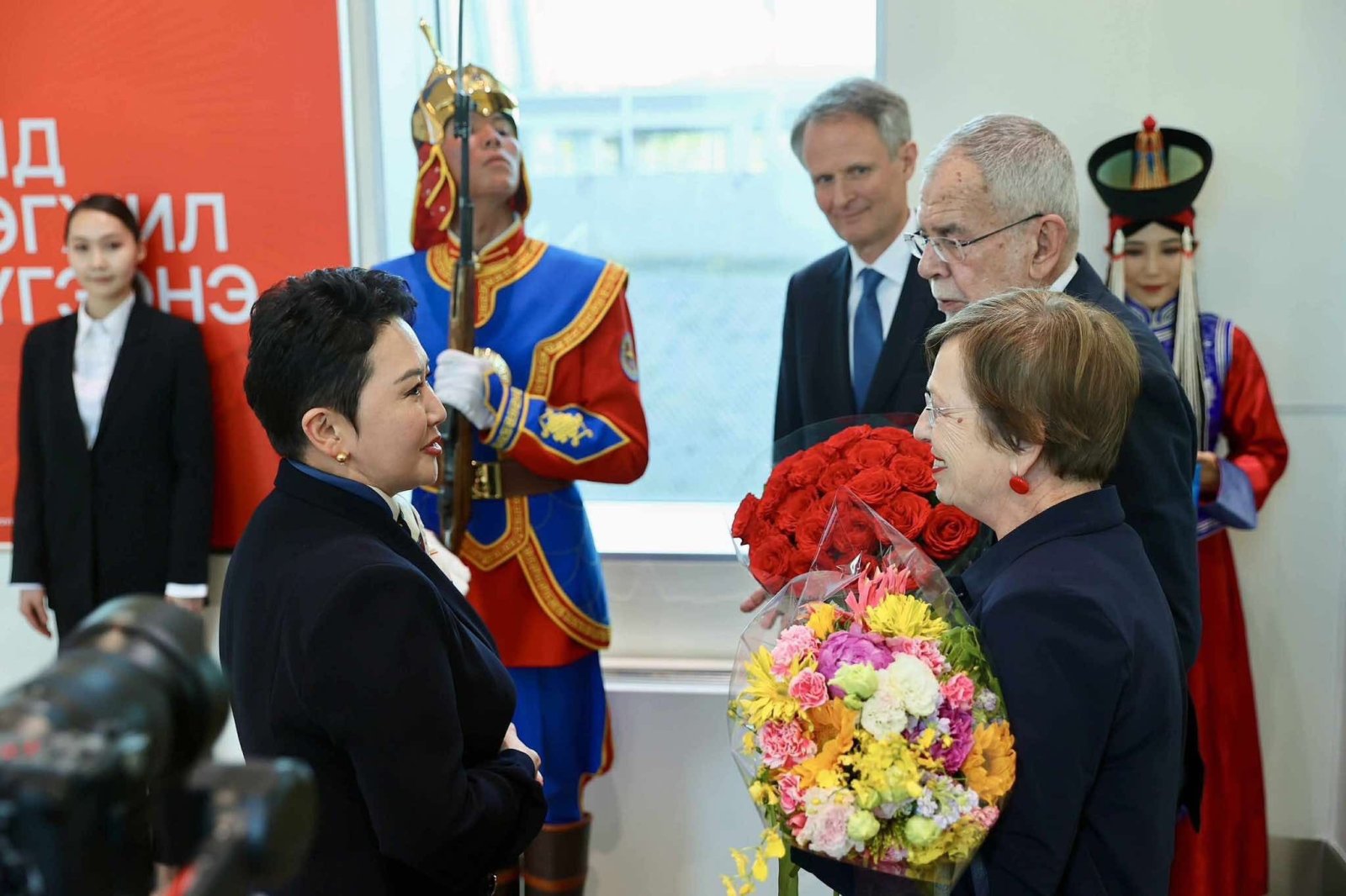 Бүгд Найрамдах Австри Улсын Ерөнхийлөгч Александр Ван дер Беллен төрийн айлчлал хийхээр хүрэлцэн ирлээ