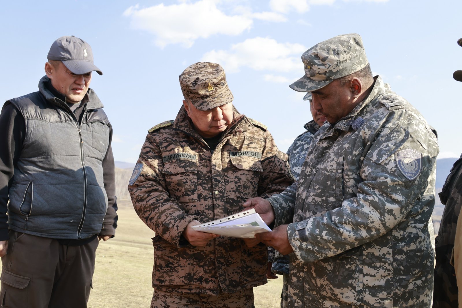 Сэлэнгэ аймгийн Зүүнбүрэн суманд гарсан ойн түймрийг бүрэн унтраалаа