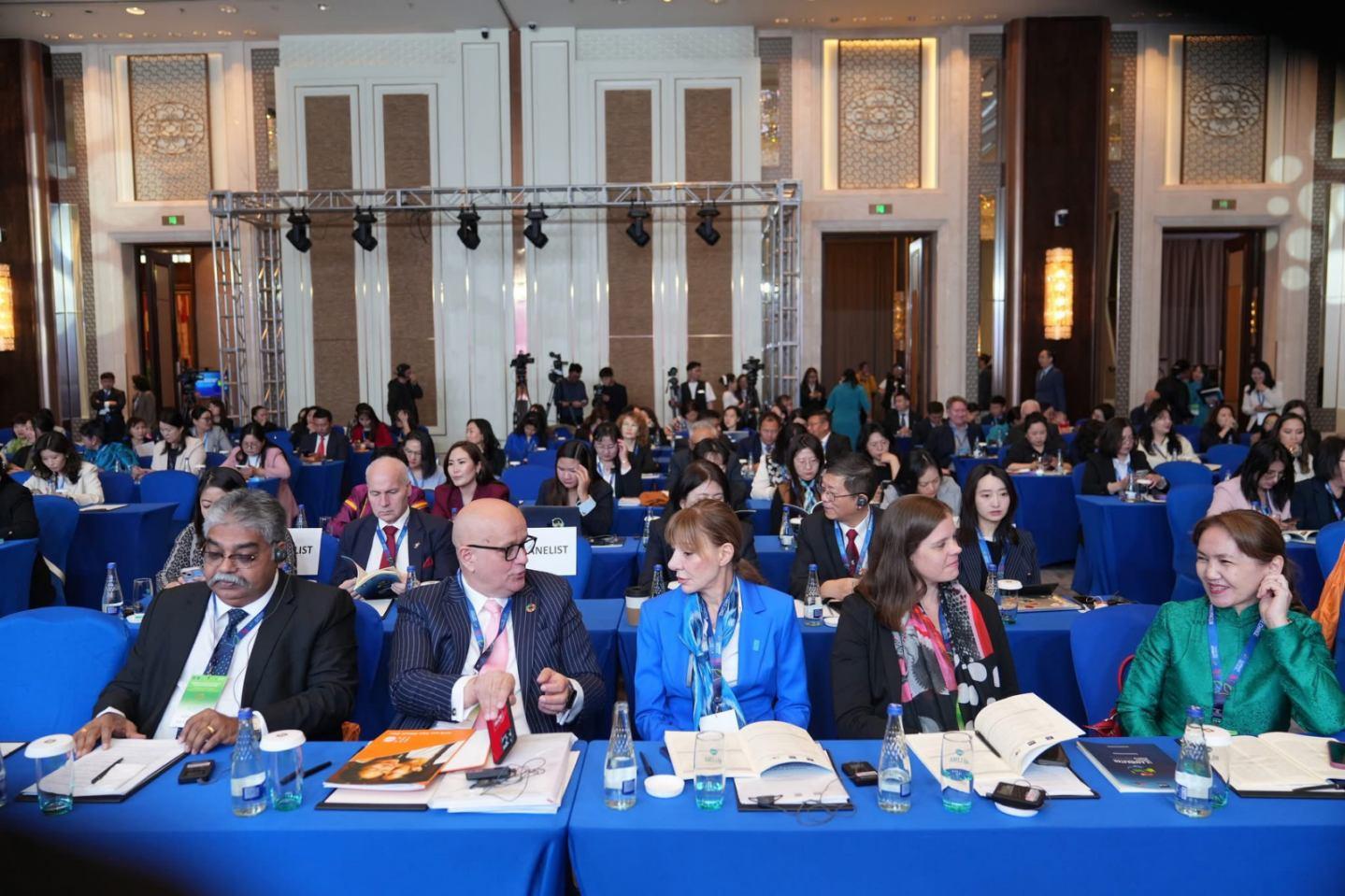 “Жендэрийн эрх тэгш байдал ба уур амьсгалын өөрчлөлт” олон улсын хурал хоёр дахь өдөр амжилттай зохион байгуулагдаж байна