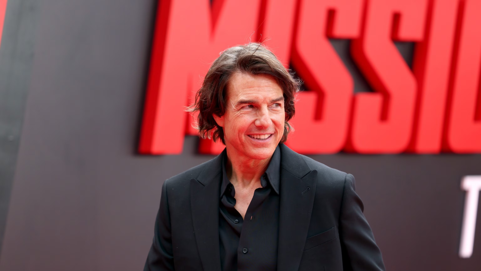 Жүжигчин Том Круз Оксарын шагнал хүртэнэ