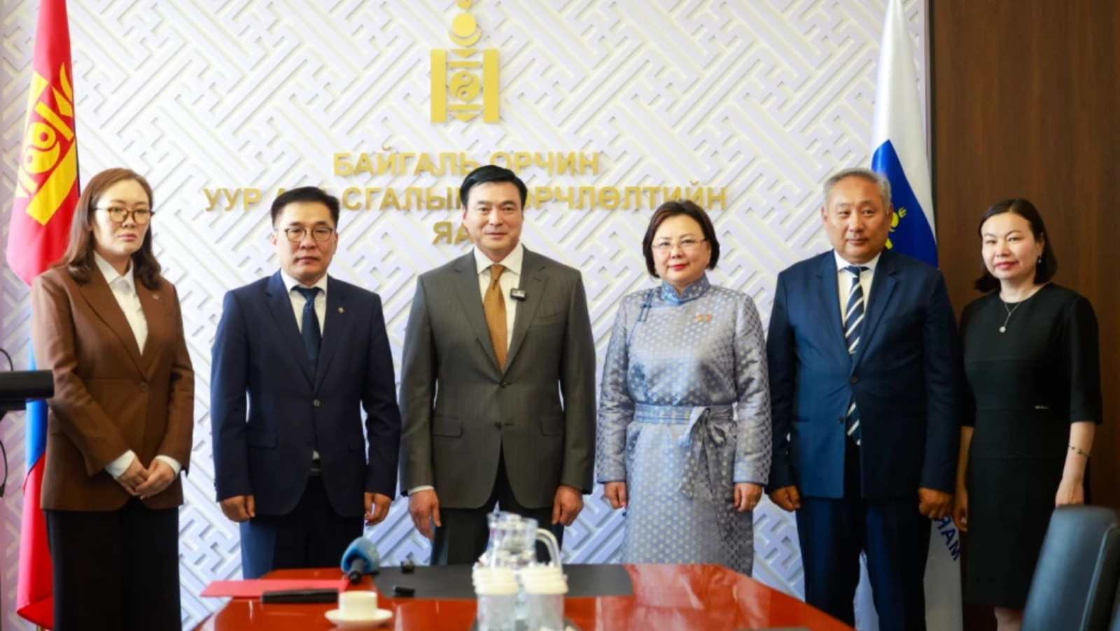 БАЙГАЛЬ ОРЧИН, УУР АМЬСГАЛЫН ӨӨРЧЛӨЛТИЙН САЙД Б.БАТБААТАР ТАМГАА ГАРДЛАА