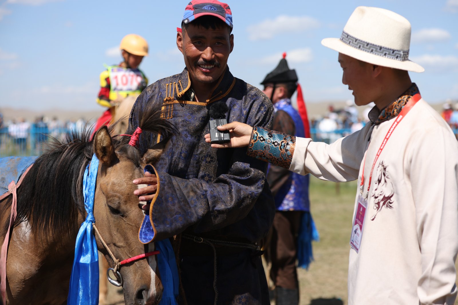 Уяач Э.Улаанхүүгийн хул халзан даагаа аман хүзүүнд хурдаллаа