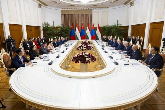 Монгол Улсын Ерөнхийлөгч У.Хүрэлсүх, Бүгд Найрамдах Тажикистан Улсын Ерөнхийлөгч Эмомали Рахмон нар албан ёсны хэлэлцээ хийлээ