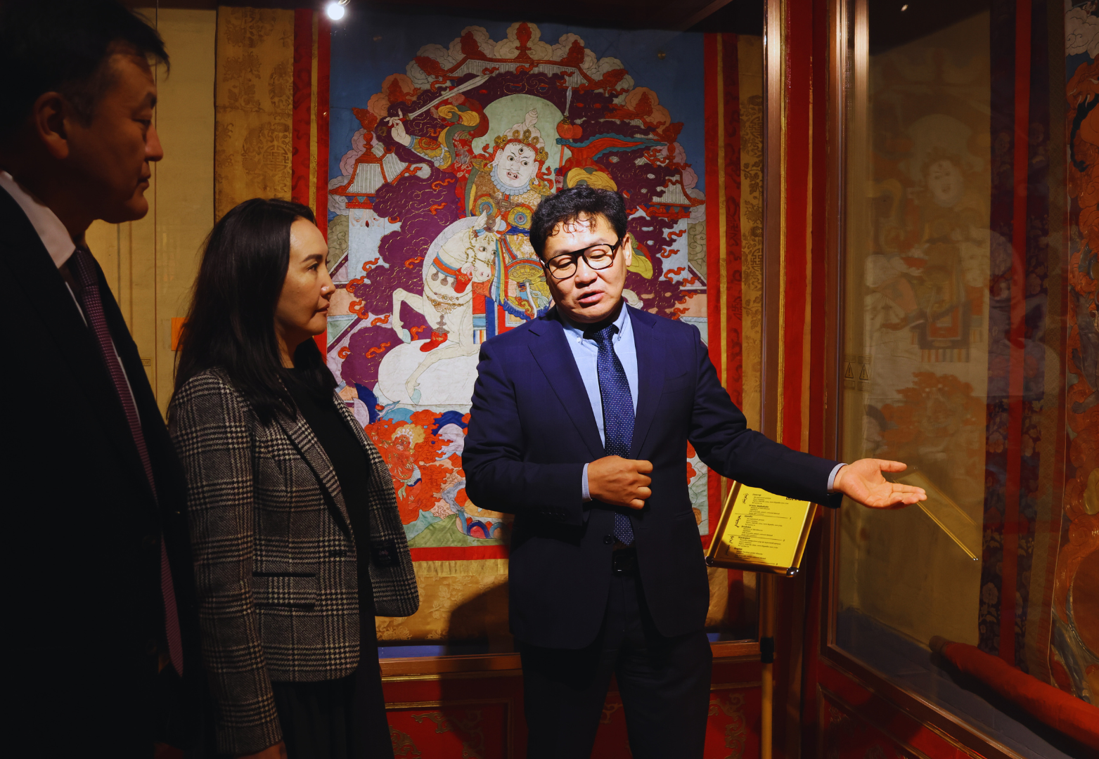 Богд хааны ордон музейн үйл ажиллагаатай танилцлаа