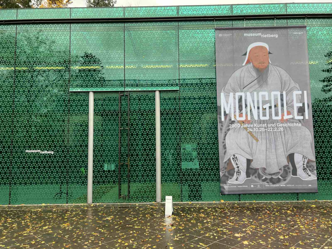 "Монгол орон: Цаг хугацааны аялал" үзэсгэлэнг Швейцарын Цюрих хотноо нээлээ