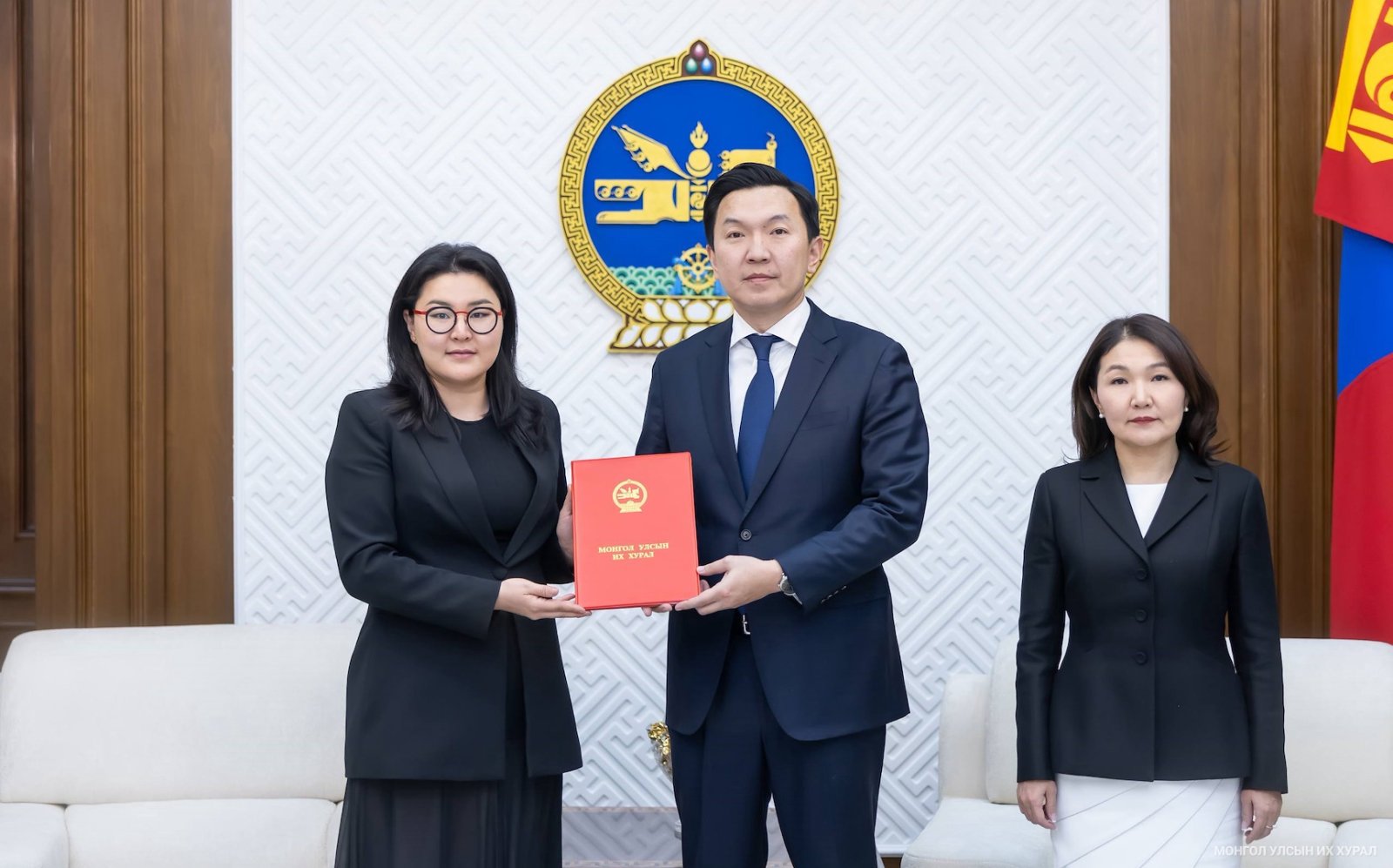 Хянан шалгах түр хороо байгуулах тухай УИХ-ын тогтоолын төслийг өргөн мэдүүлэв